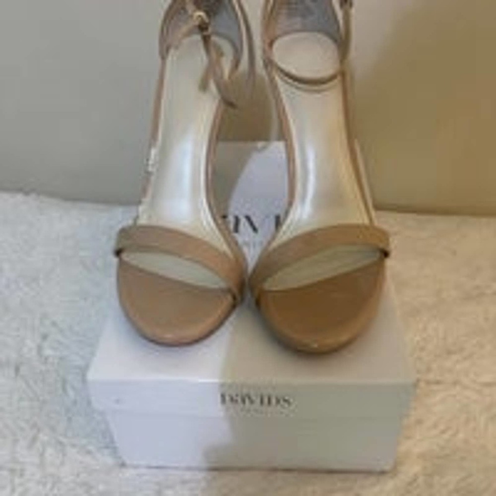 David’s Bridal Nude Larrissa Heels-size 11.